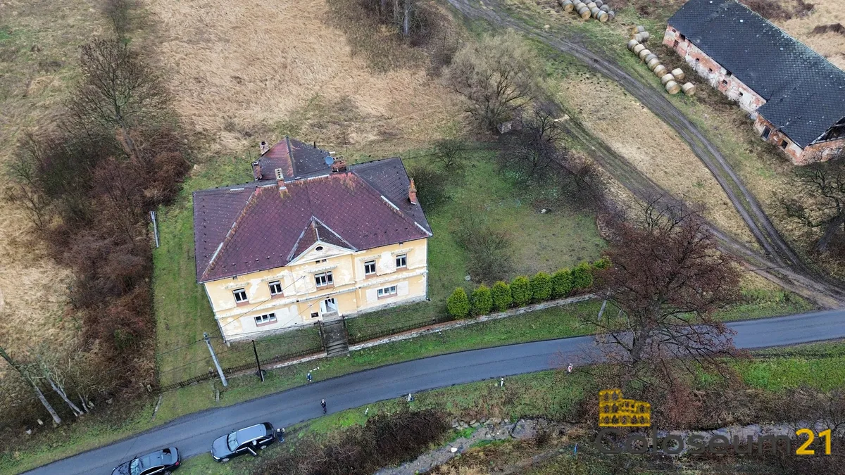 Prodej rodinného domu 670 m², pozemek 1114 m²